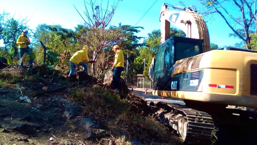 Obras Públicas continúa mejorando accesos de cantones y barrios ante pasividad de alcaldes obras-publicas-continua-mejorando-accesos-de-cantones-y-barrios-ante-pasividad-de-alcaldes
